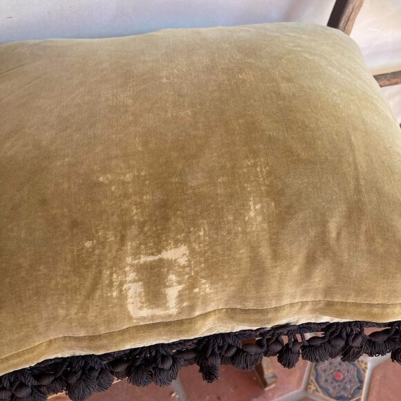 TRACY PORTER Beautiful Floral Design Needlepoint Decorative Pillow Tassel Trim - Picture 8 of 8